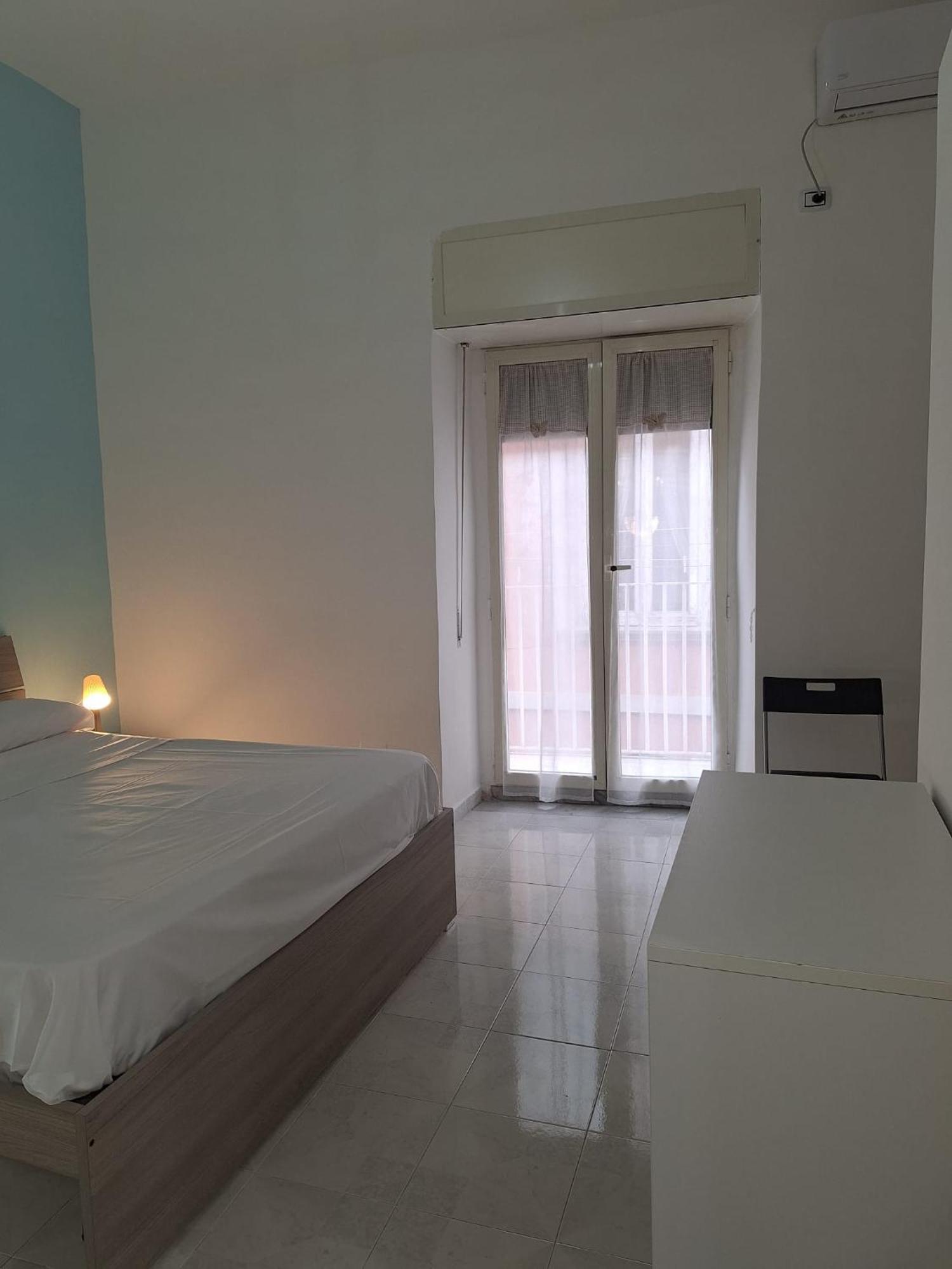 Cisterna'S House Hotel Napoli Ruang foto