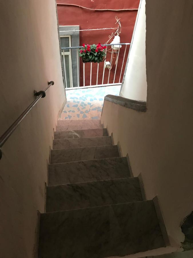 Cisterna'S House Hotel Napoli Bagian luar foto